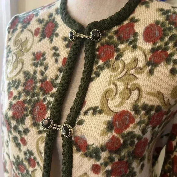 Siegel (German) | 60’s Virgin Wool Blend, 2-Piece Floral Skirt & Jacket Set - Picture 2 of 13